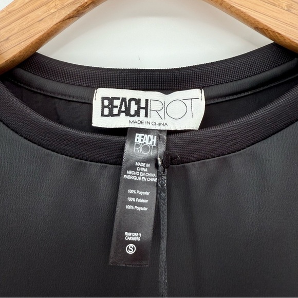Beach Riot Dunes Muscle Crop Tee in Satin Black Size S - Picture 6 of 13